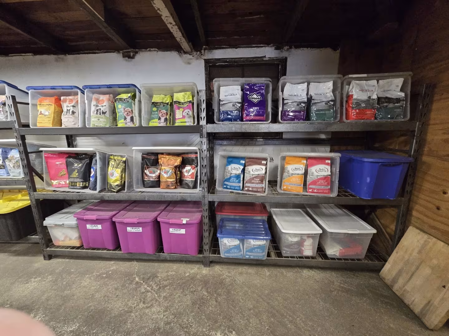 CA Santa Barbara La Cumbre Feed-Roeser Milling Pest Control american-roach