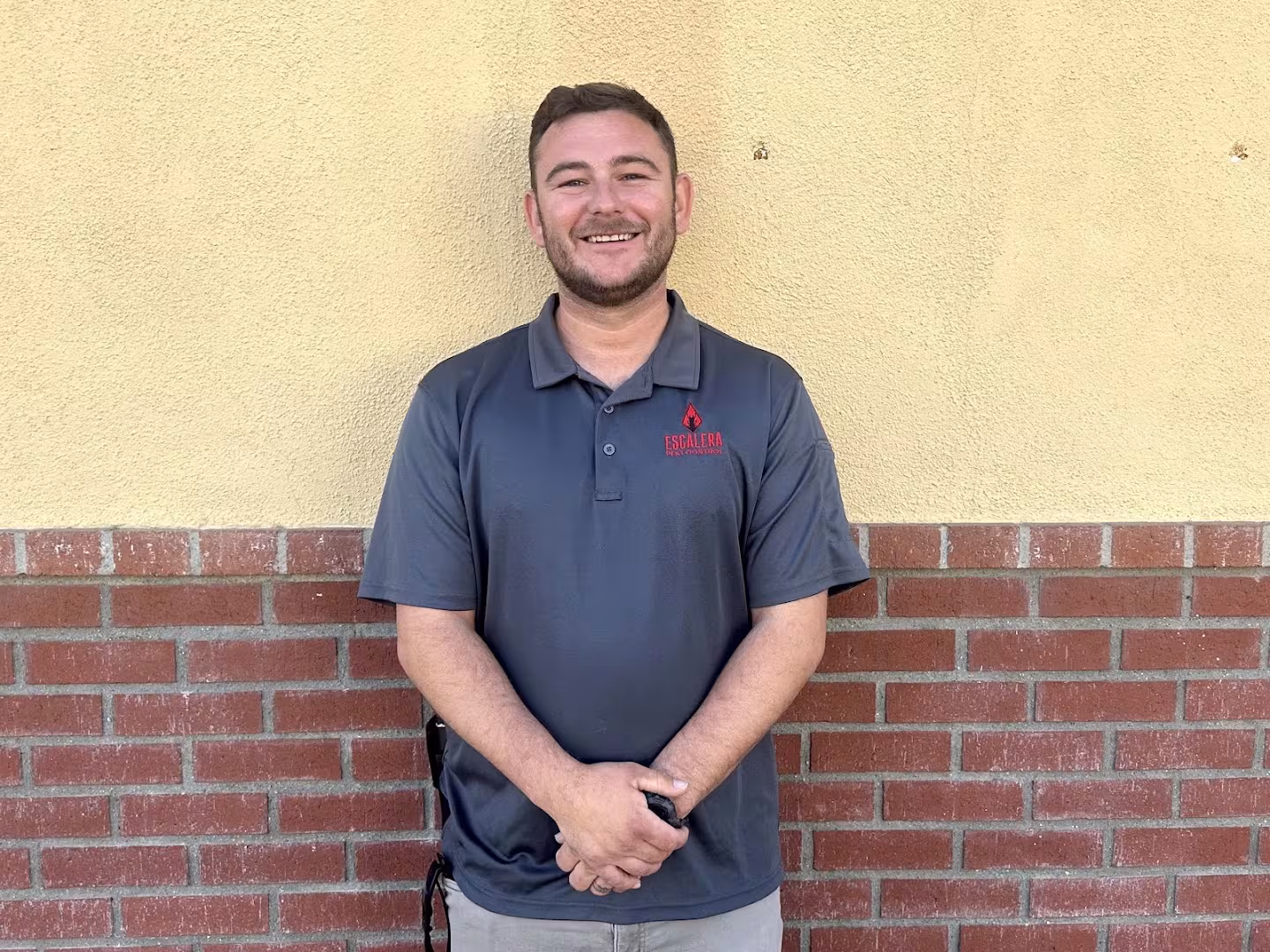 Escalera Pest Control Pest Control Santa Barbara CA crack-crevice