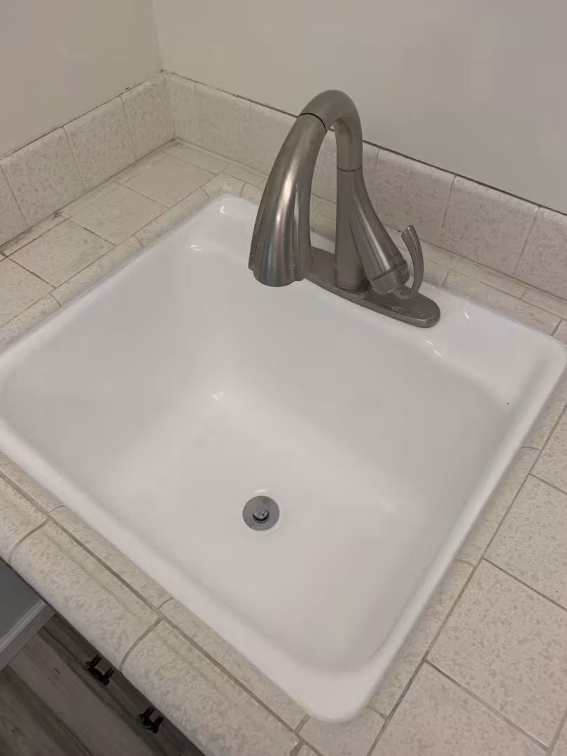 CA Goleta Santa Barbara Refinishing Bathroom Remodeling niche-tile