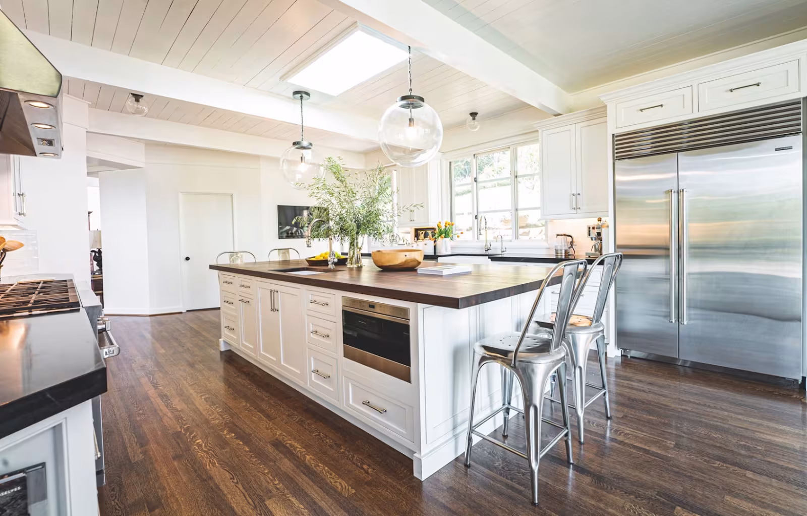 CA Santa Barbara Malibu Kitchen Company Kitchen Remodeling range-hood