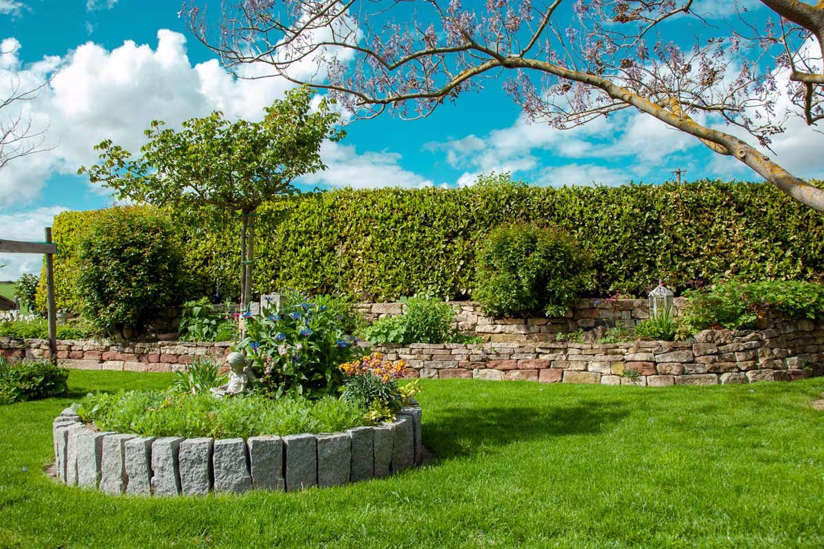 Landscaping & Lawn Care Chex Landscape CA Santa Barbara mulch