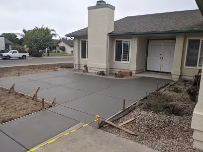 OceanSide Custom HardScapes Concrete & Patios Santa Barbara CA seat-wall