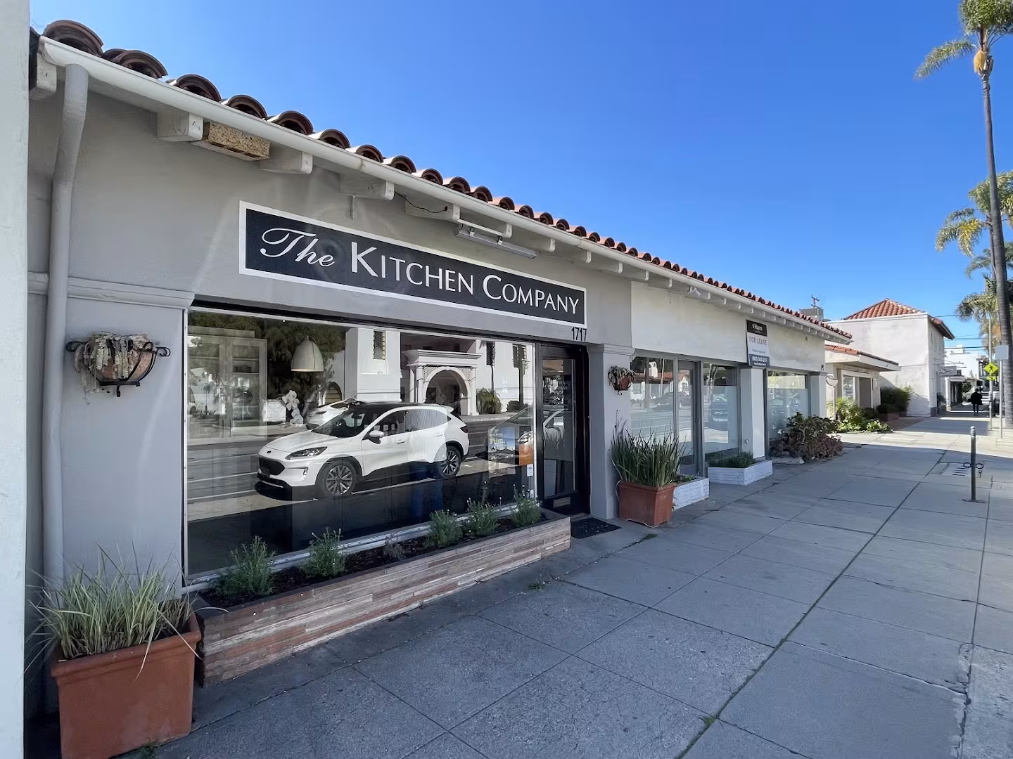 CA Santa Barbara The Kitchen Co Kitchen Remodeling soft-close